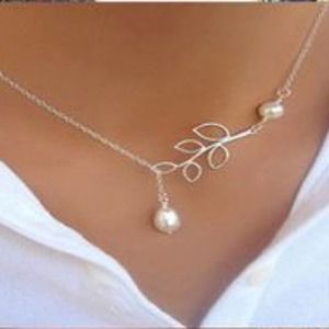 Silver Dainty Leaf Pearl Fashion Necklace